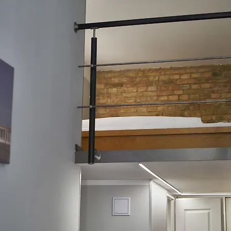 A32 | * בודפשט