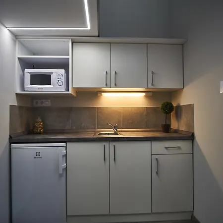 A32 | * בודפשט