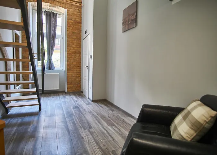 A32 | بودابست