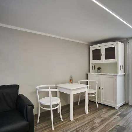 Apartment A32 | *