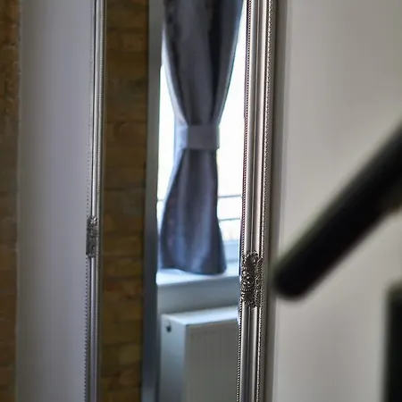 Apartment A32 |