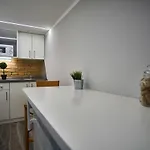 Apartament A32 | *